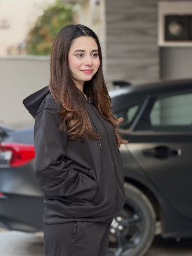 W-Sleek Black Full-Zip